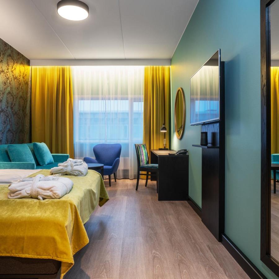 Superior Double or Twin Room,989165047:JPEG